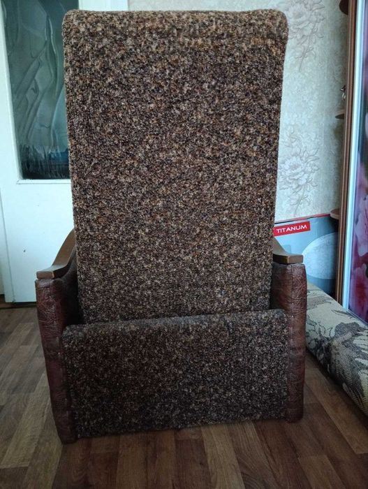 Мягкое кресло-качалка