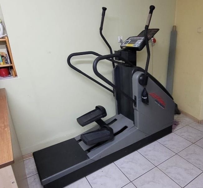 Solidny orbitrek/crosstrainer LifeFitness 9500hr