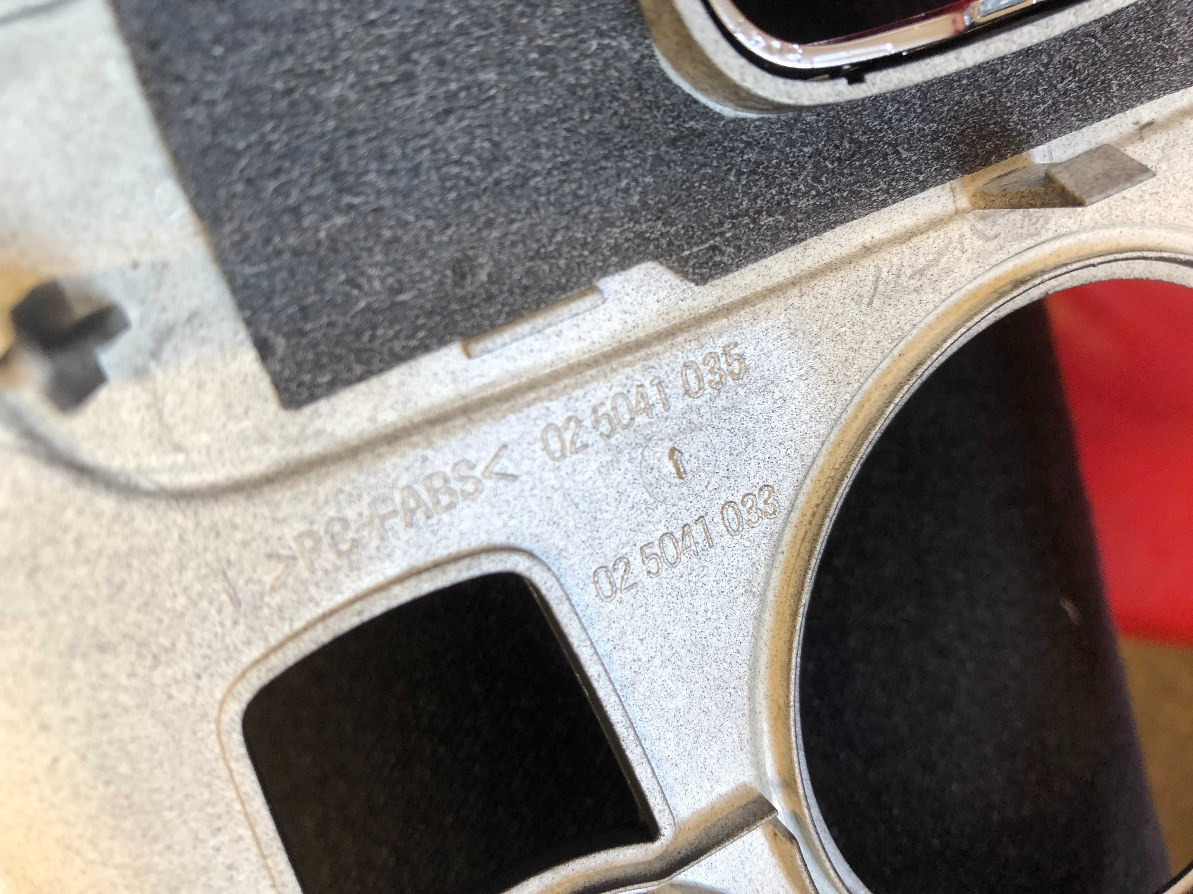 Osłona lampki podsufitki Audi A4 B8 Q5 NOWA