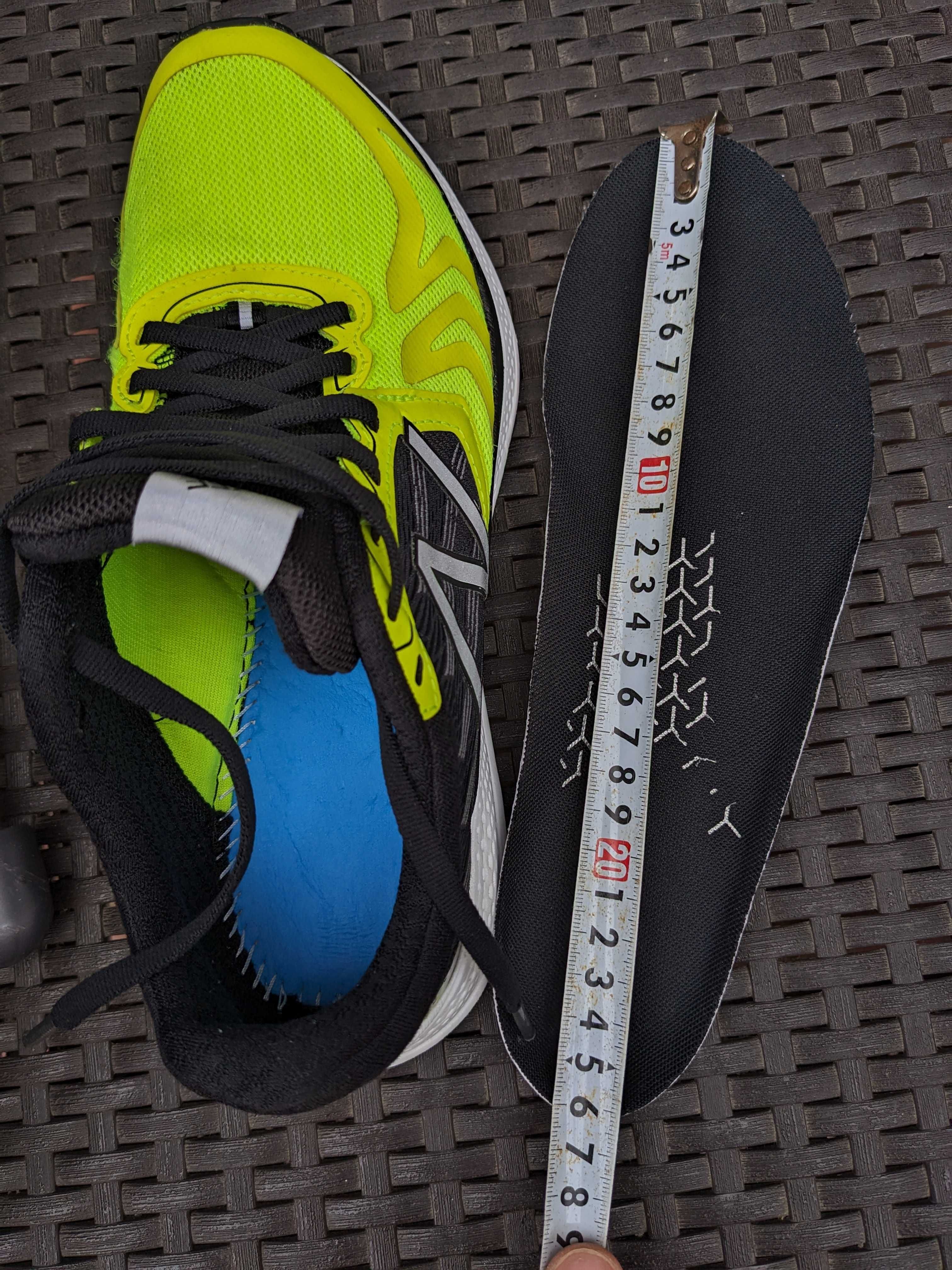 New Balance 40.5 / 25.5см Мужские беговые кроссовки