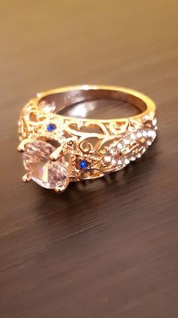 Złoty pierścionek w rosyjskim stylu