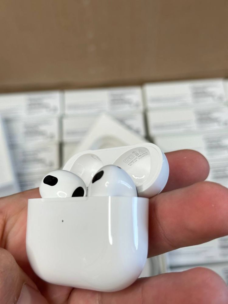 AirPods 3, навушники з кейсом і подарунковим чохлом
