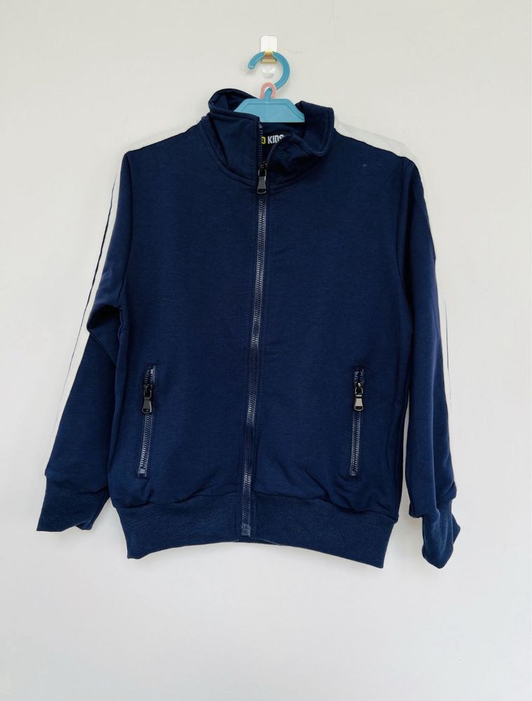 Komplet chłopięcy dresowy bluza spodnie granatowa r.140