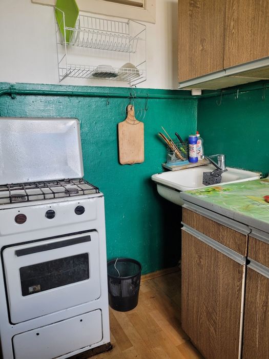 Оренда 2 км.кв.вул.Довженка,площа-35 м.кв,без техніки і меблів,вільно