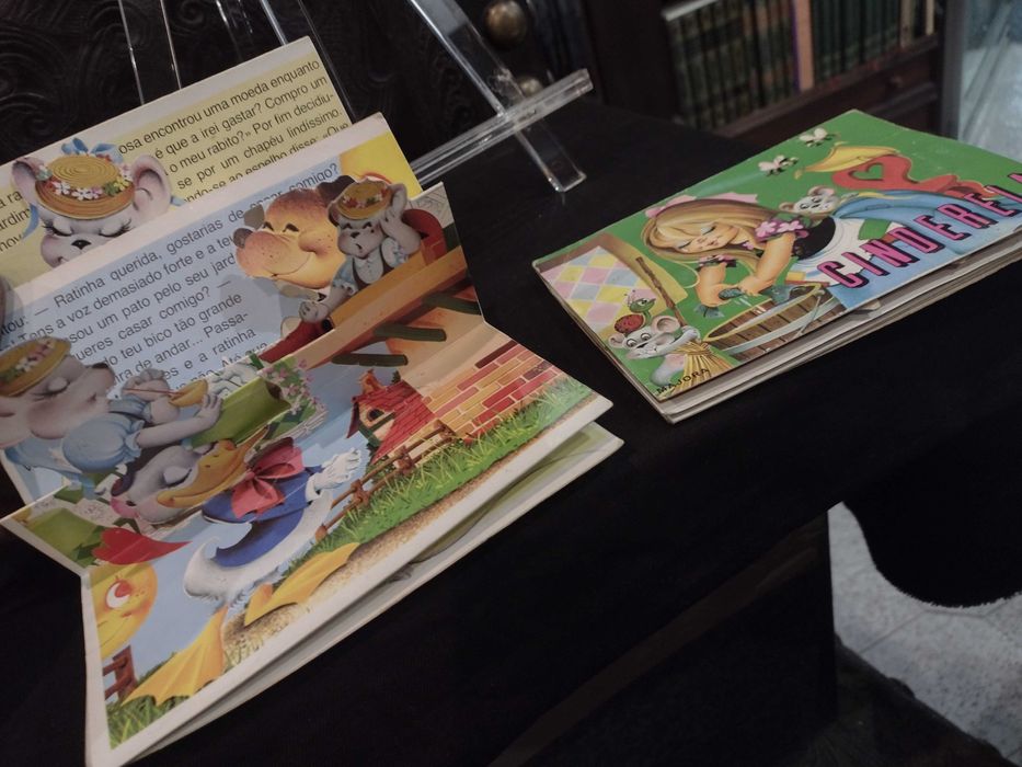 Cinderela e A Ratinha Vaidosa "Majora" Pop-Up nº1 e 3