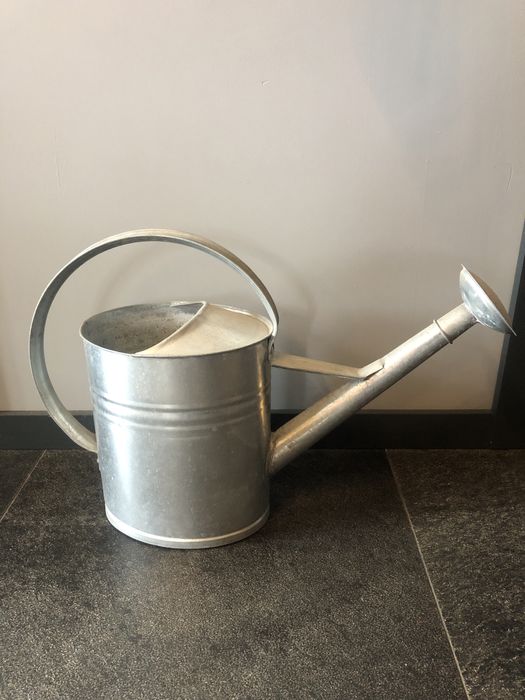 Konewka ogrodowa ocynkowana owalna 12 litrów