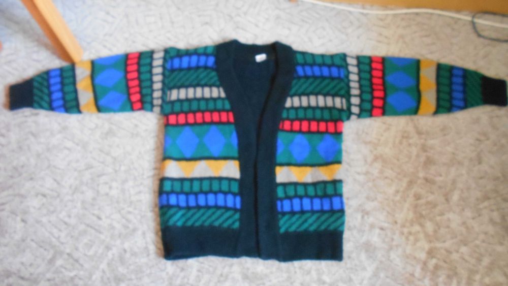 Sweter kolorowy  w rozm 36/38 - ciekawy