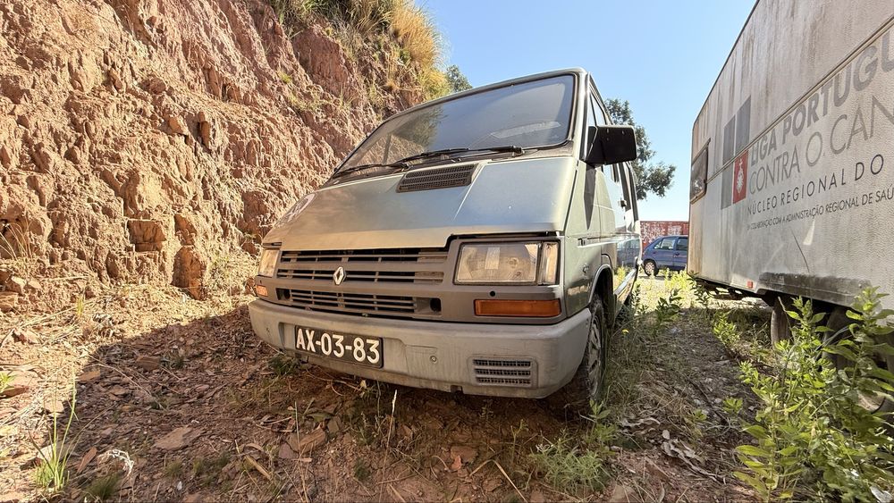 Renault 4x4 Funerária – A trabalhar | Ideal para recuperar ou peças