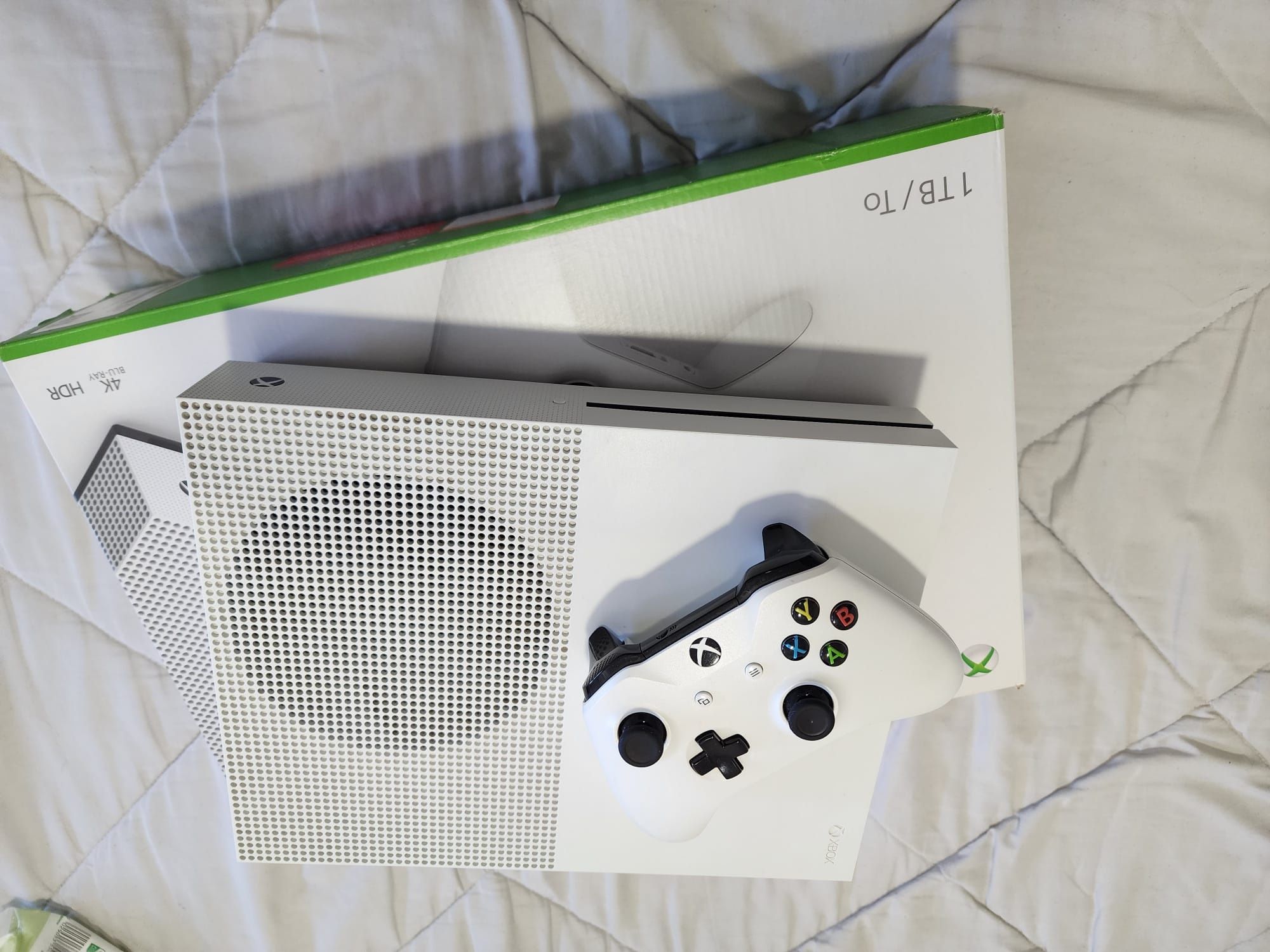 Xbox One S com comando