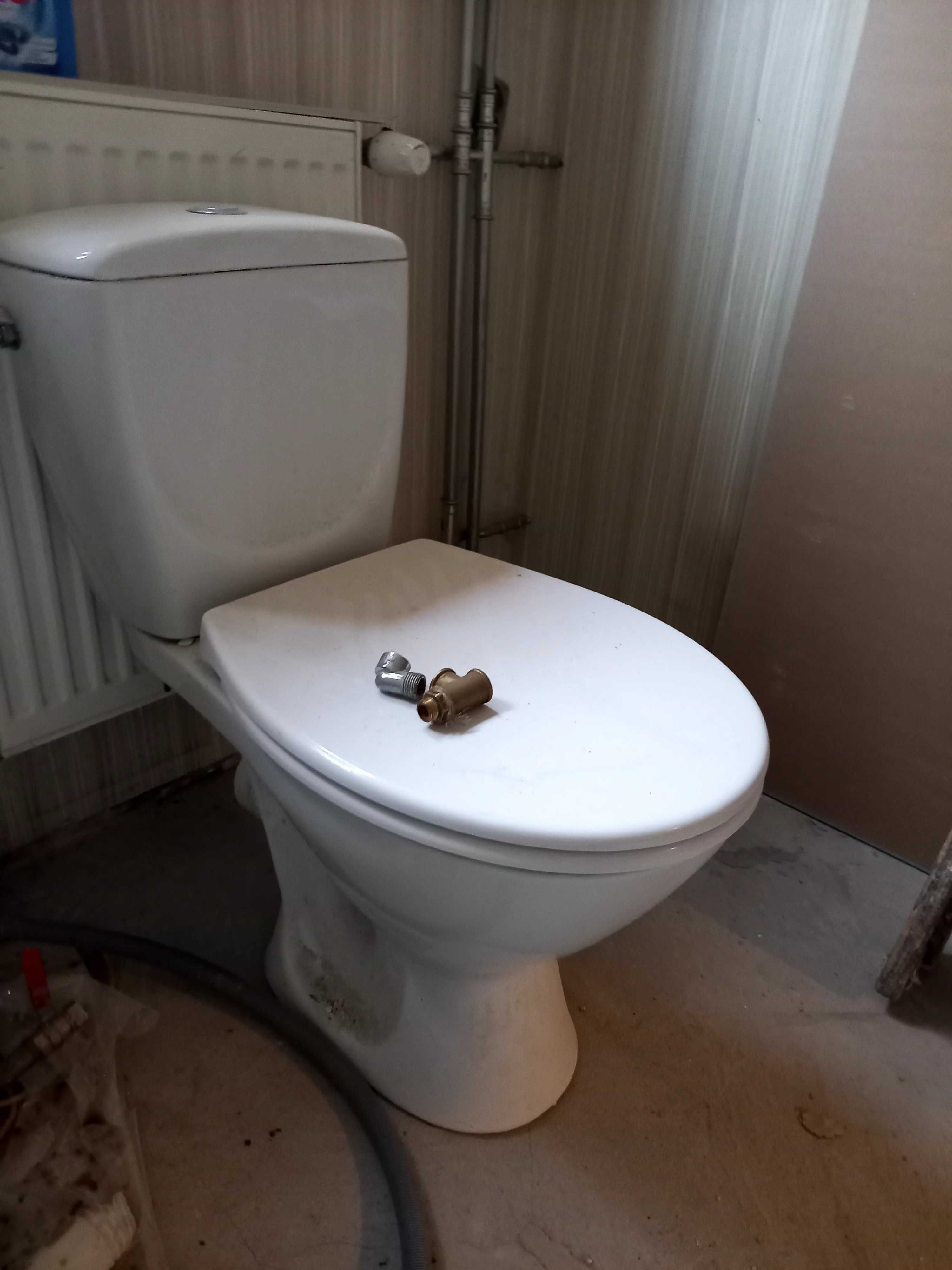 WC toaleta kibel z deską wolnoopadającą