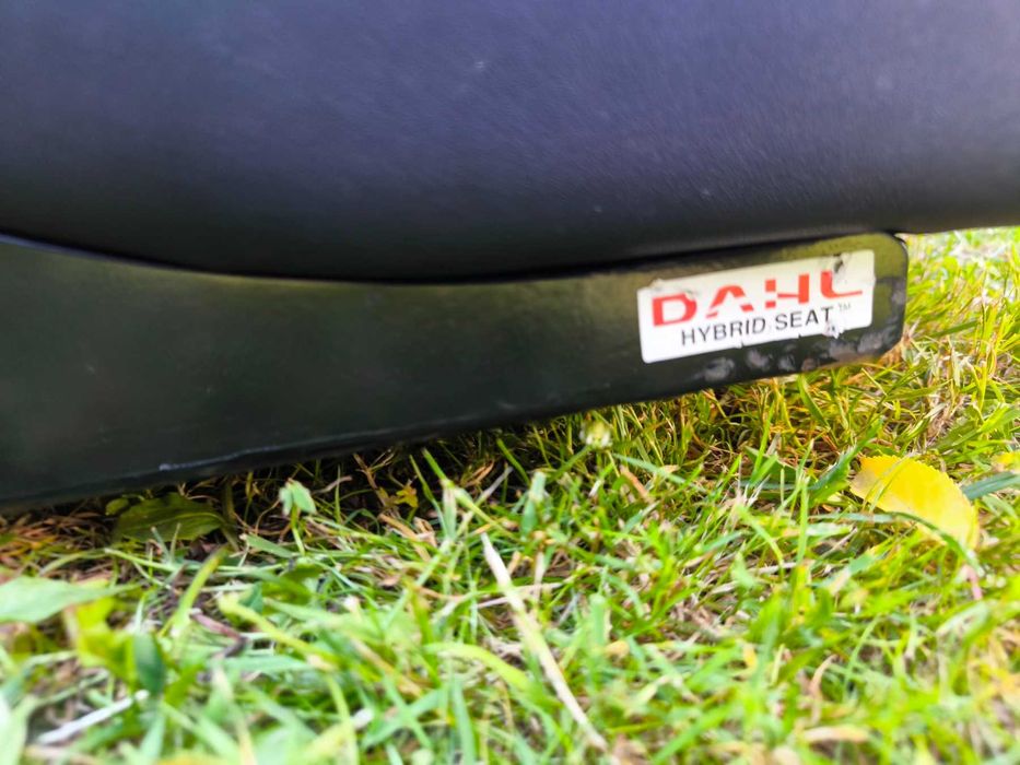 Продаємо Сидіння Крісло Сідушку для трактора комбайна машини для буса.