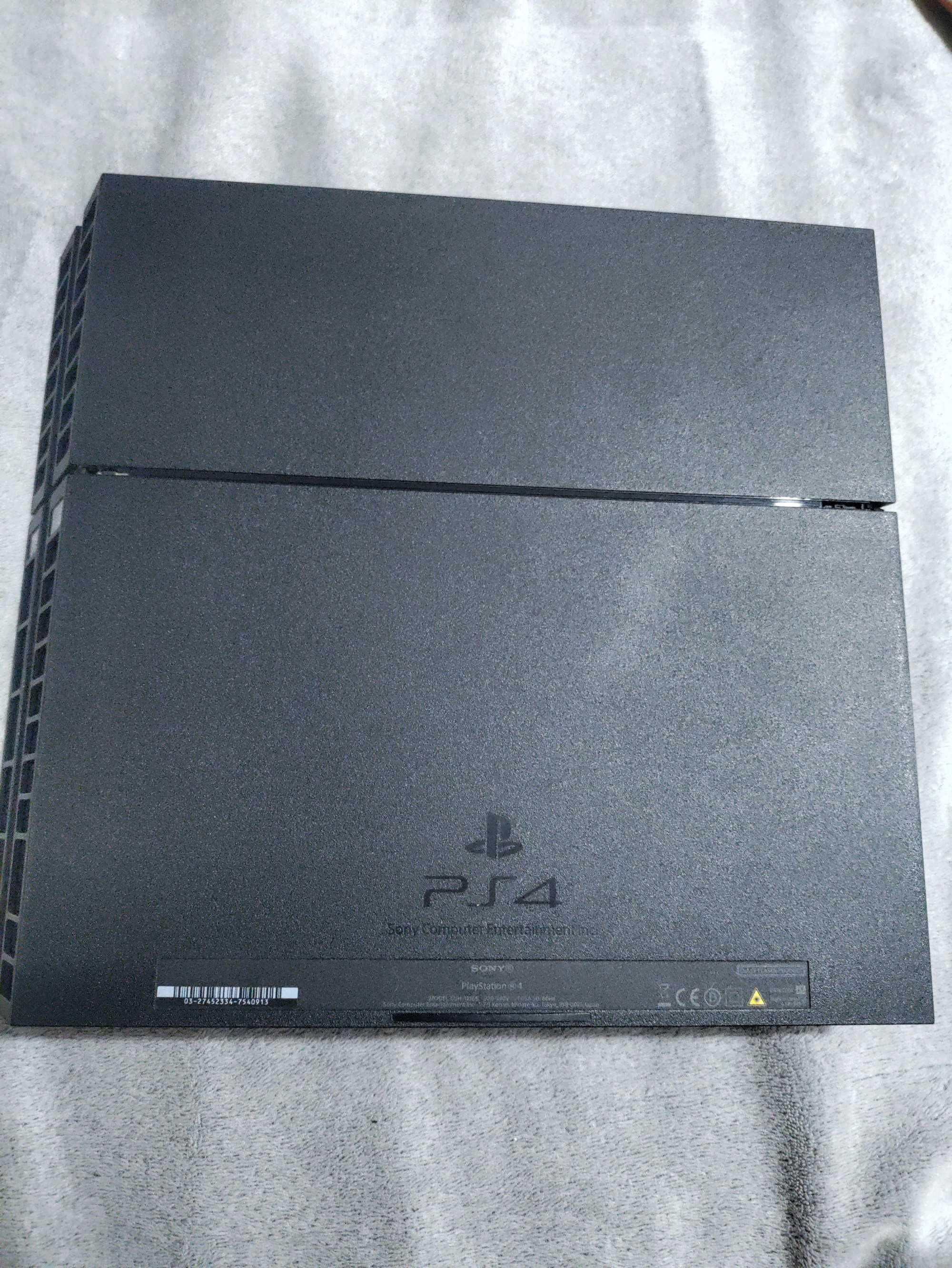 Ігрова приставка PS4 FAT