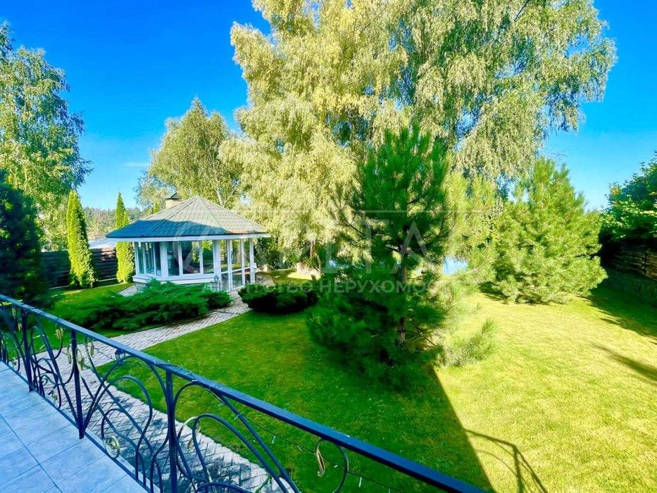 ВЕЛИЧНА РЕЗИДЕНЦІЯ біля води 420м2 — розкіш і приватність у Плютах