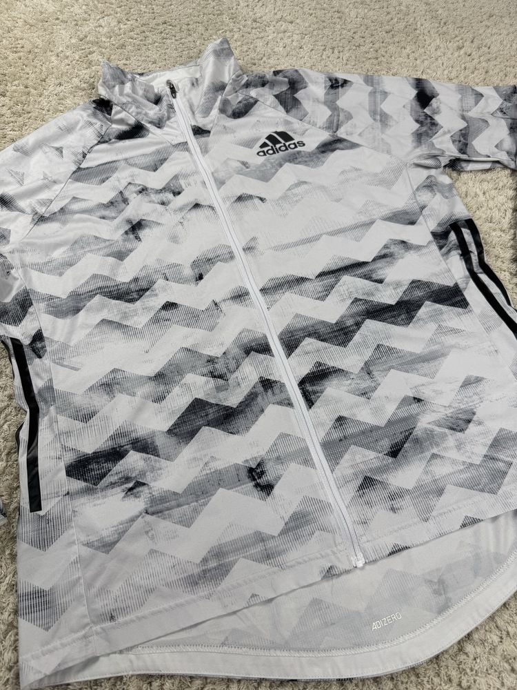 Чоловіча спорти бігова вітровка adidas оригінал