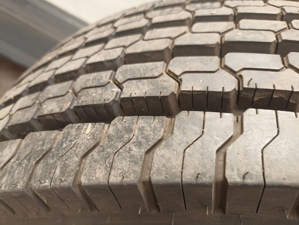 Шина вантажна рульова Goodyear 235/70 r22,5.