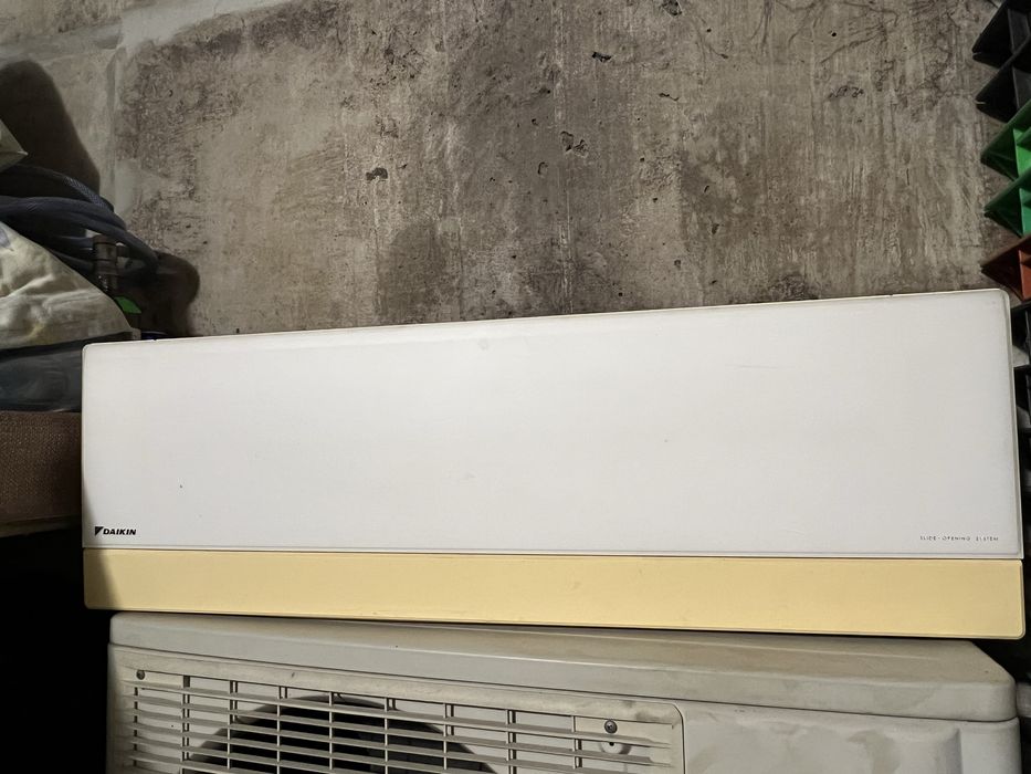 Кондиционер инвертор Daikin  RXG25E3V1B