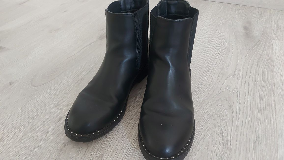 Botas pretas com elástico