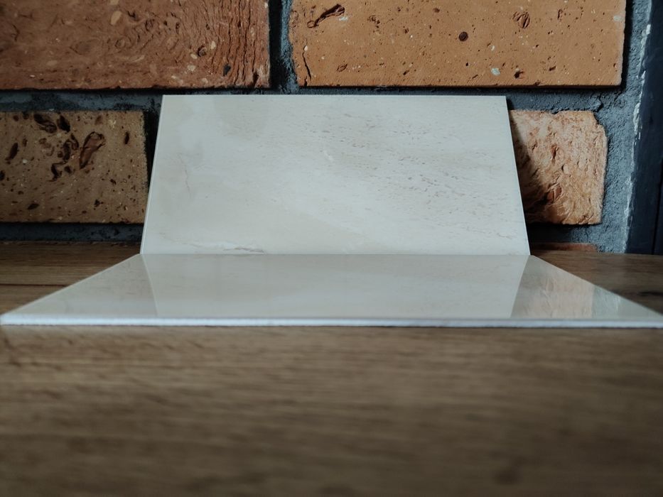 Samoprzylepne płytki ścienne imitujące marmur 23 szt.