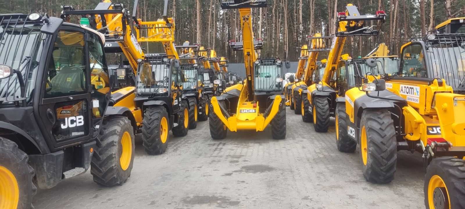 Продаж JCB 531-70,535-125,533-105,535-95,540-140 3cx manitou ЖСБ