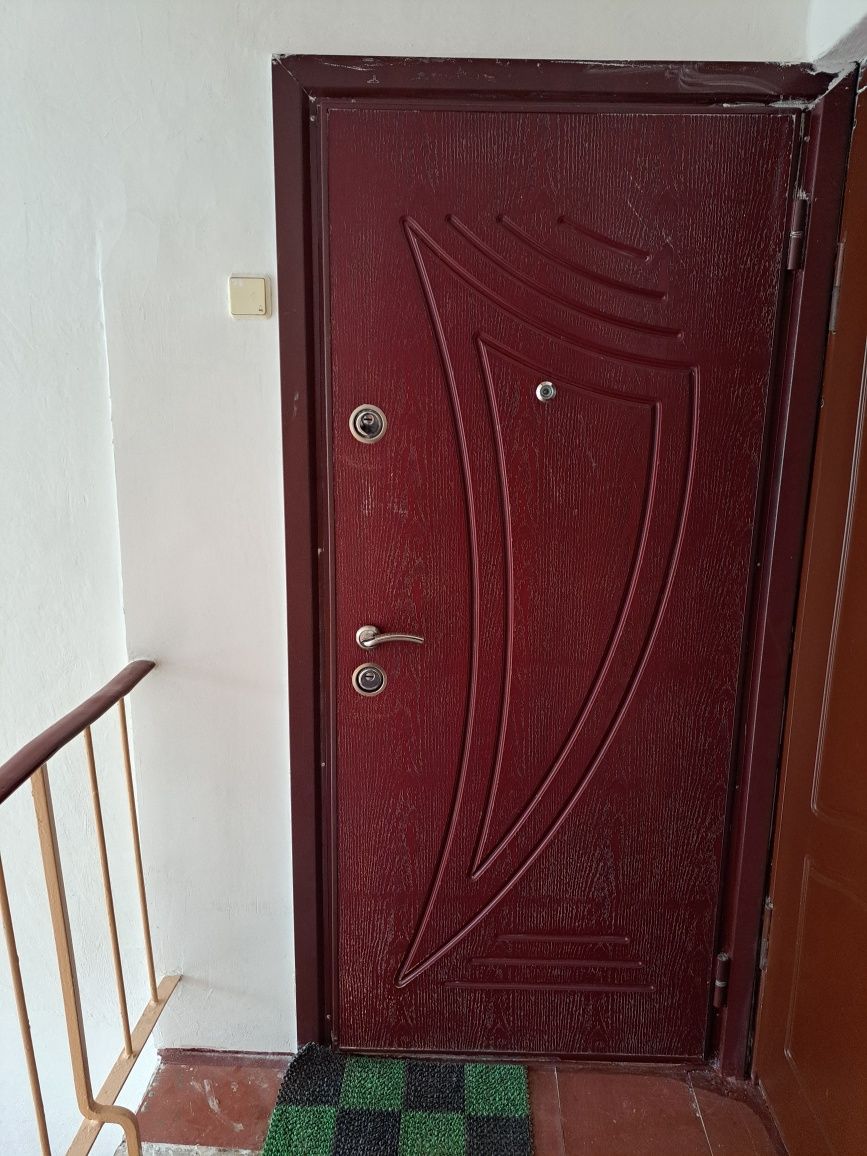 Продам 2-к квартиру, район Шкільний,  з ремонтом