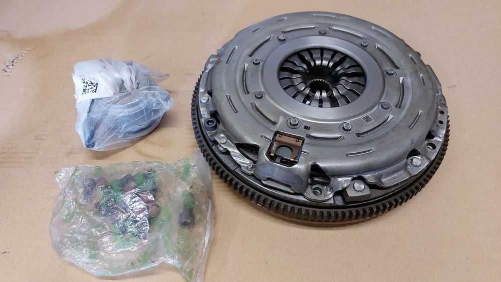 Sprzęgło Dwumasa VALEO 837397 VW Audi A3