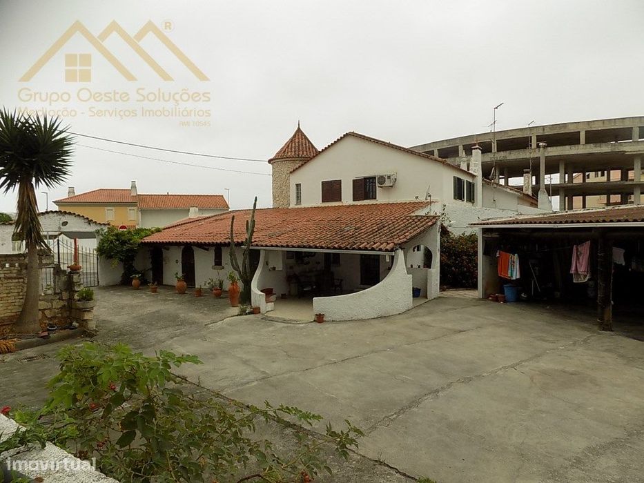 Moradia c/ anexos, piscina , telheiro e logradouro