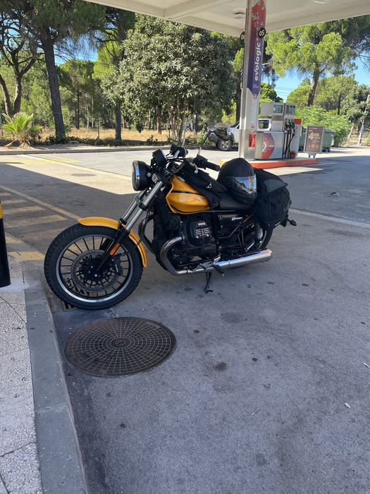 Motoguzzi v9 roamer 2016