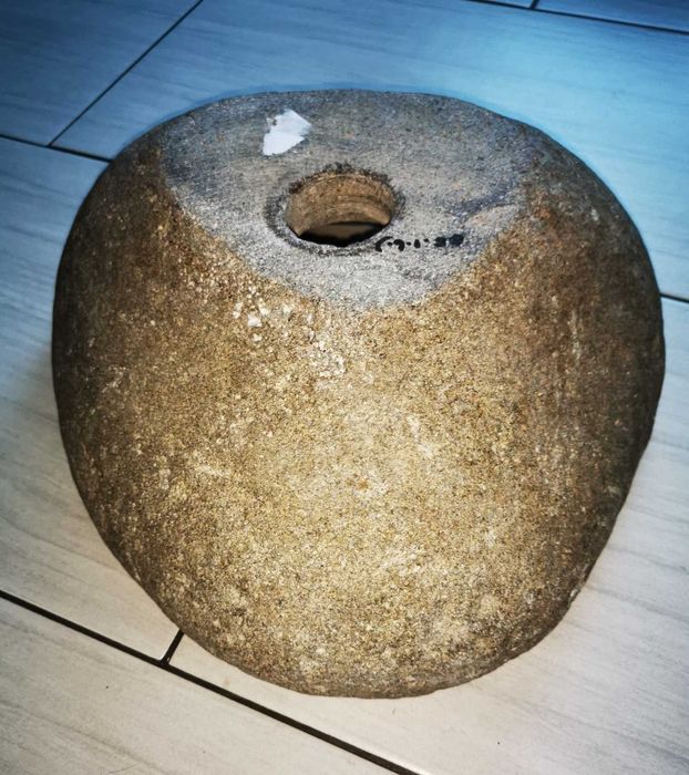 Umywalka z kamienia rzecznego