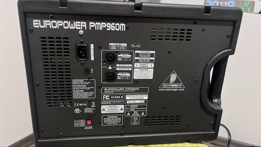 Мікшерний пульт активний Behringer Europower PMP 960 M