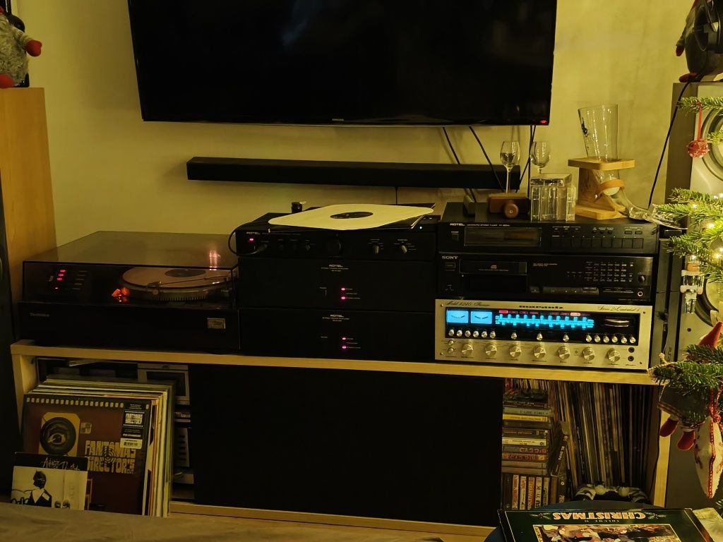 Amplituner Marantz 4240
