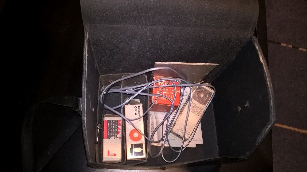 Polaroide com estojo