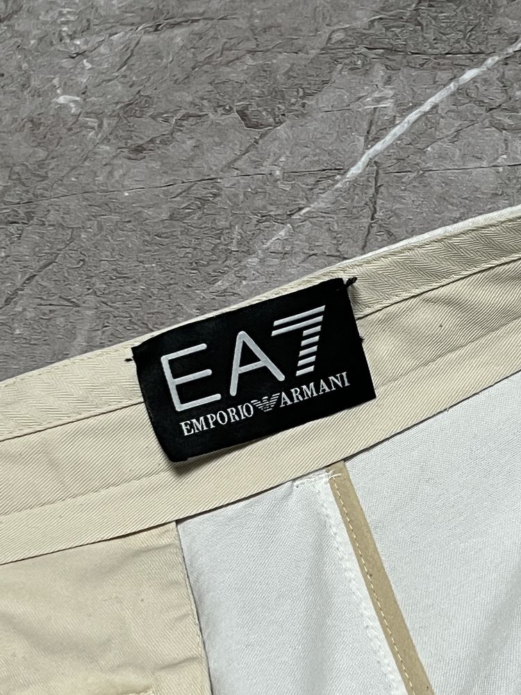 Лляні шорти Emporio Armani EA7