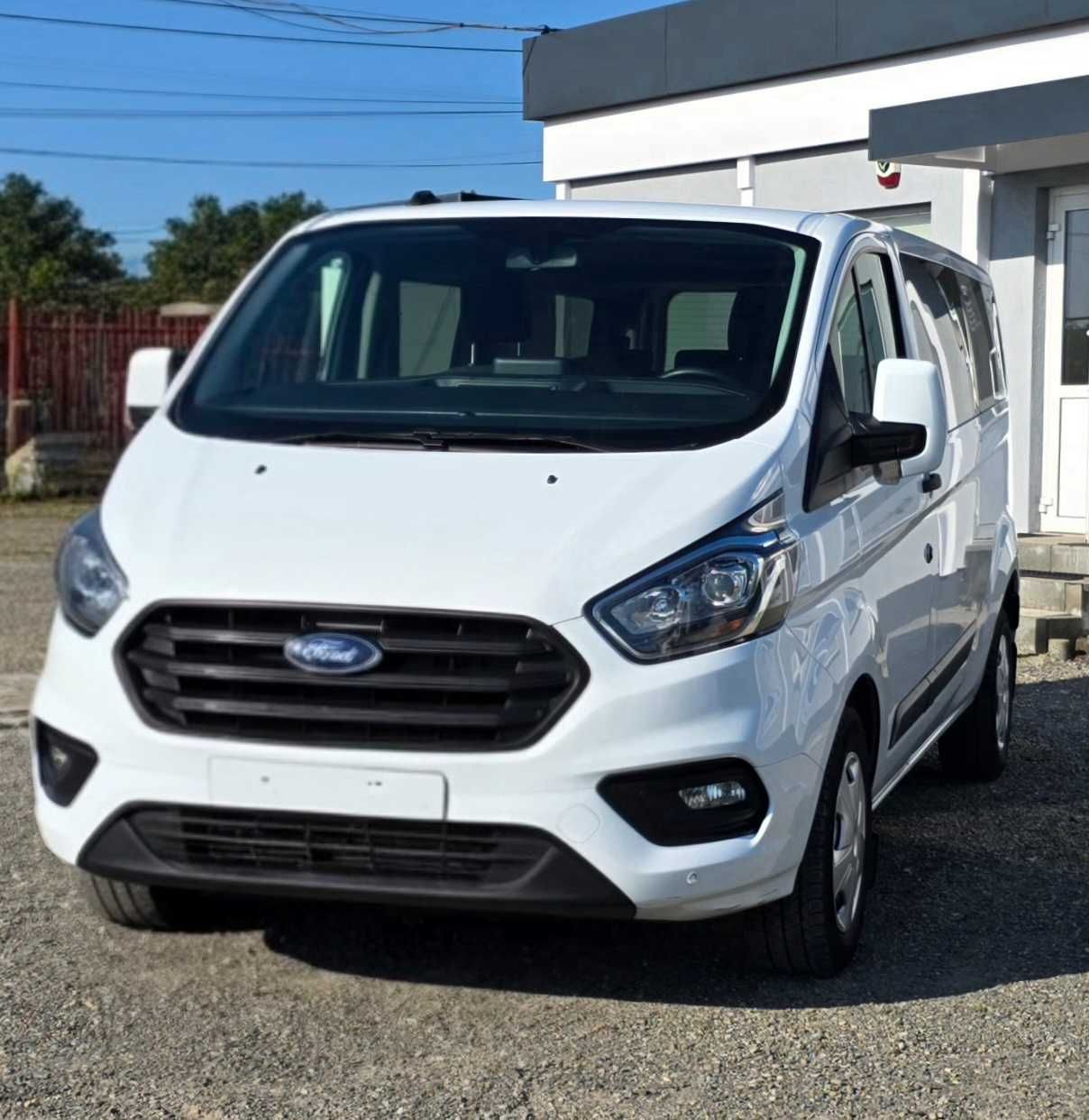 Wynajem busów 8-9 osob. Renault Trafic,Ford Transit Custom od 152zł