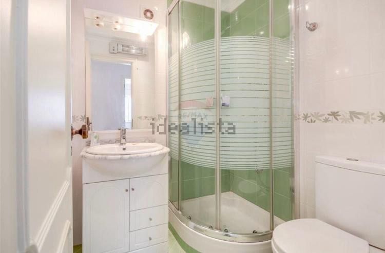 Arrendo quarto em benfica com casa de banho privativa