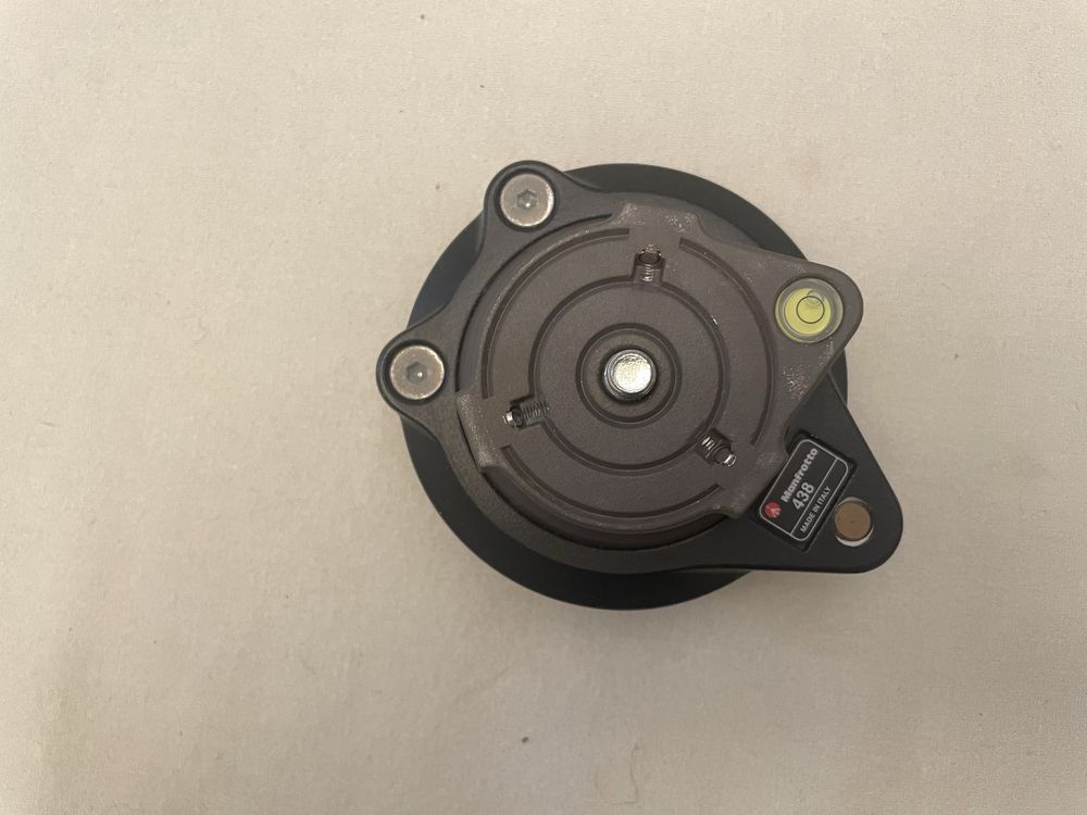 Manfrotto 438 ball camera leveller