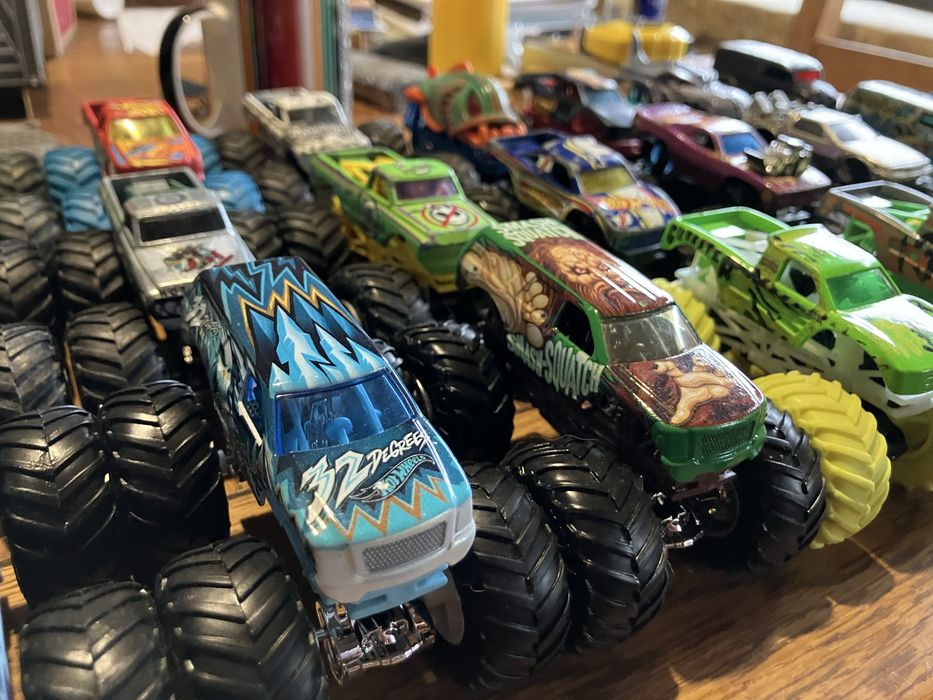 Monster Truck Hotwheels 30 unid. + 1 oferta