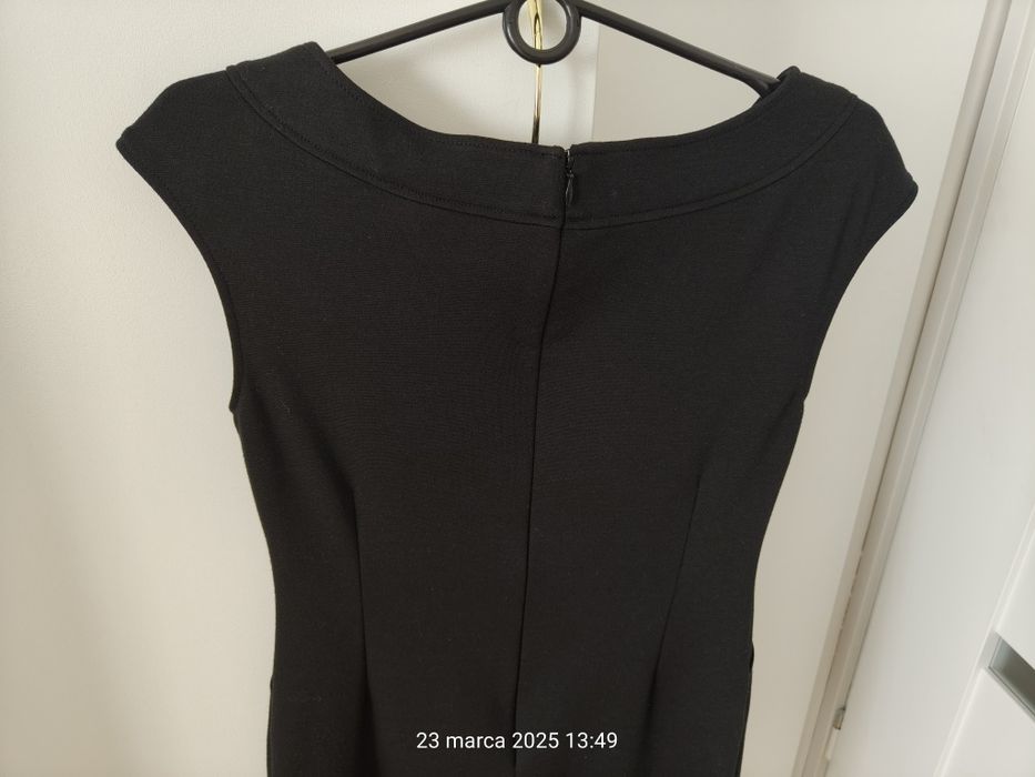 Czarna dopasowana  sukienka