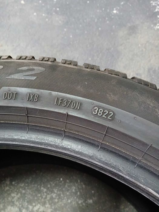 2x Opony zimowe Pirelli 235/50/19