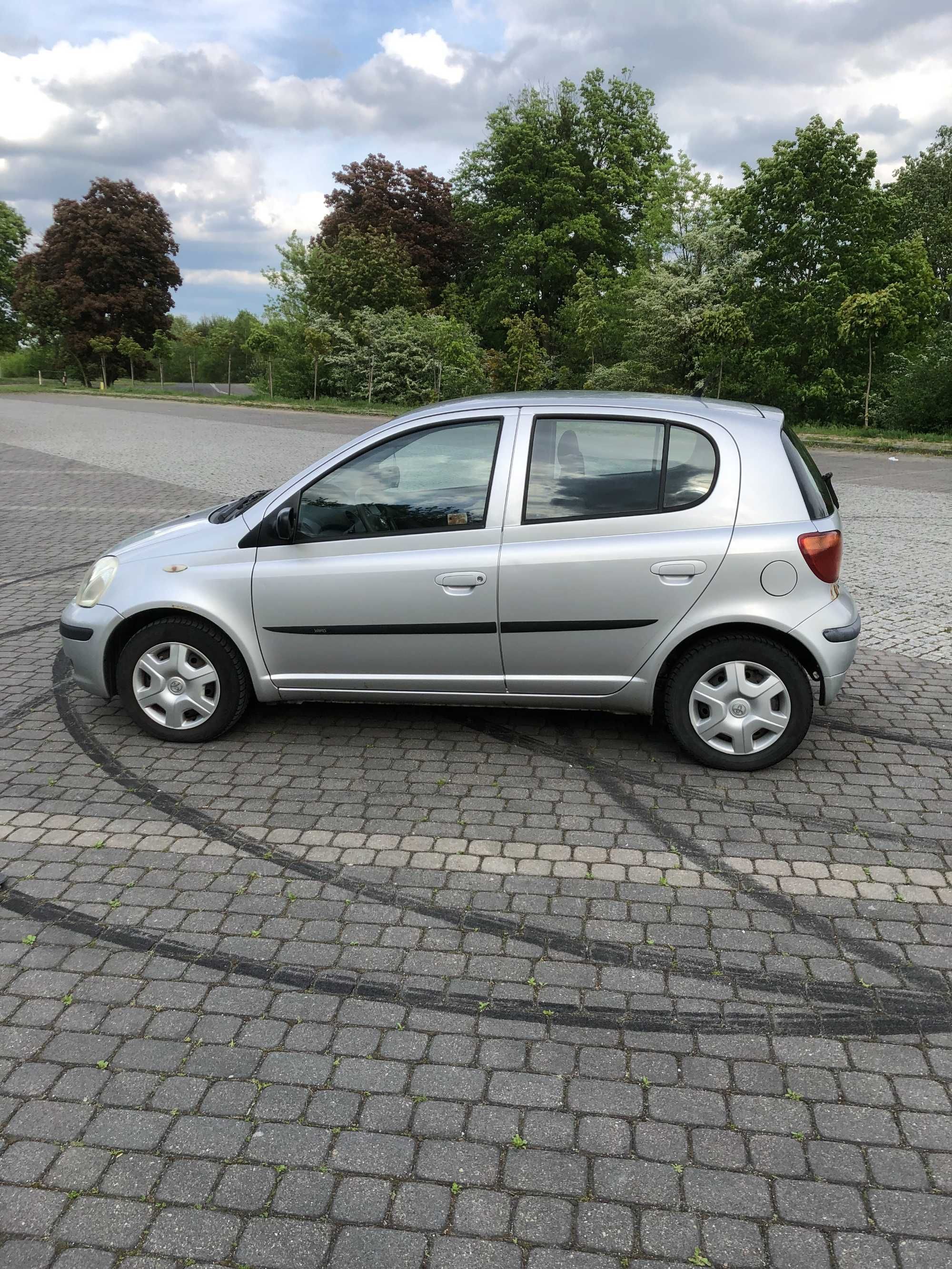 Toyota Yaris 2004 Rok