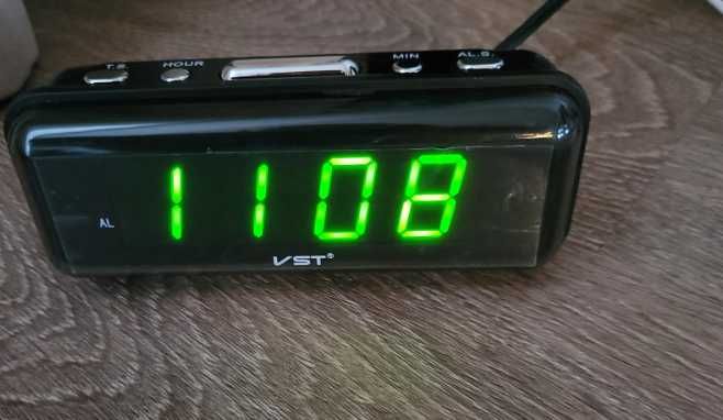 Годинник мережевий VST-738-2