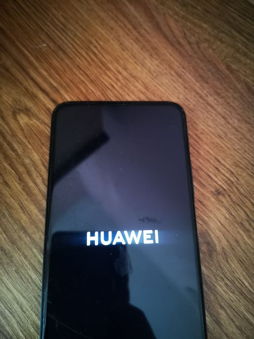 Huwaei p smart pro telefon 128G/ 8GB plus akcesoria pokrowiec pudelko