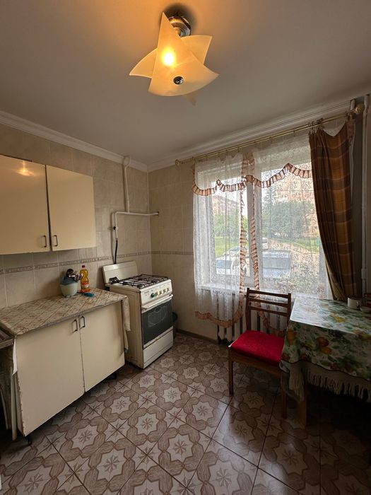 Продам 3-кімнатну квартиру по вул.Аркадія Голуба, б.1, без комісії