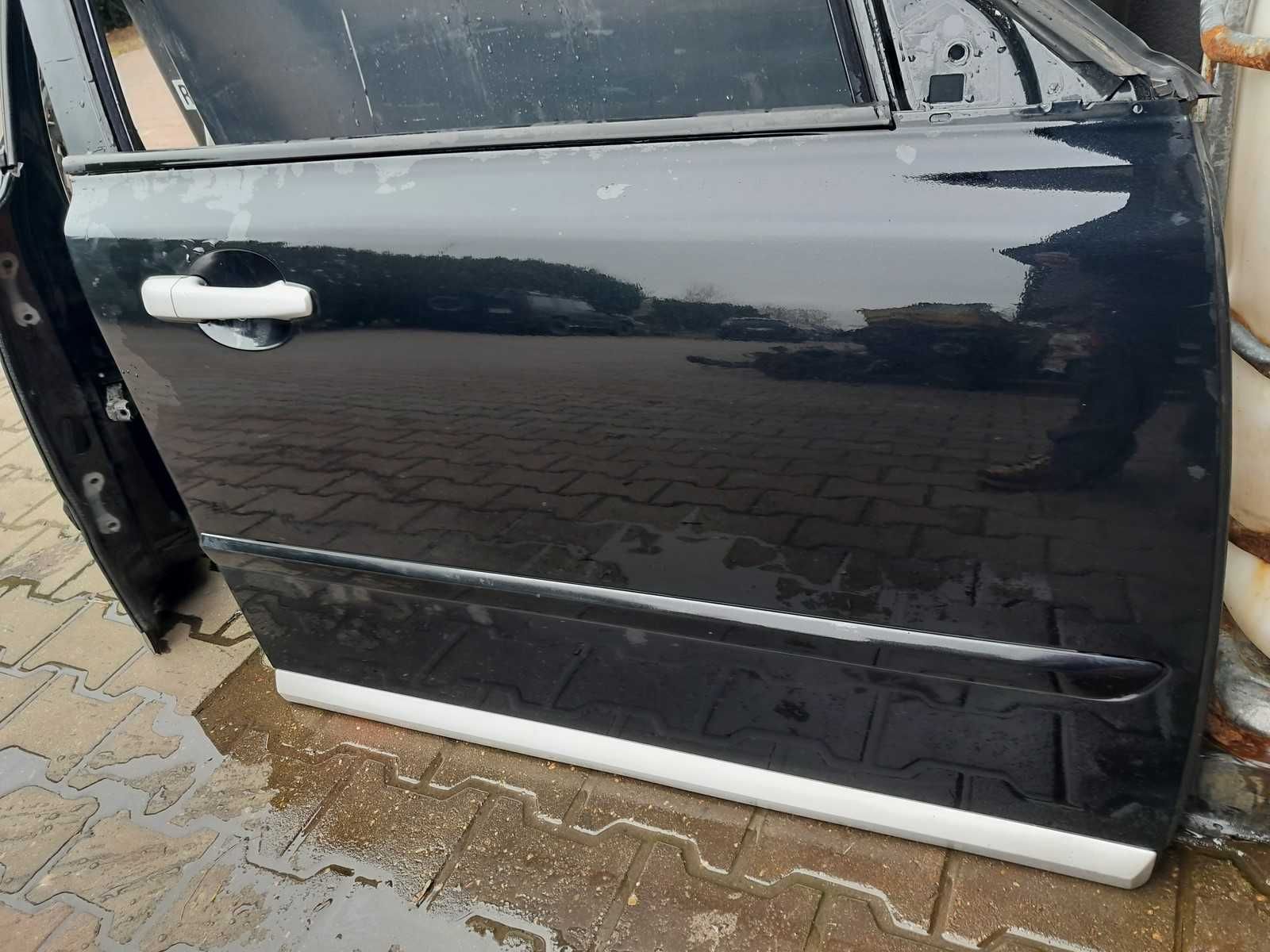 Drzwi prawy przód przednie prawe Volvo V50 S40 Black Sapphire 45200