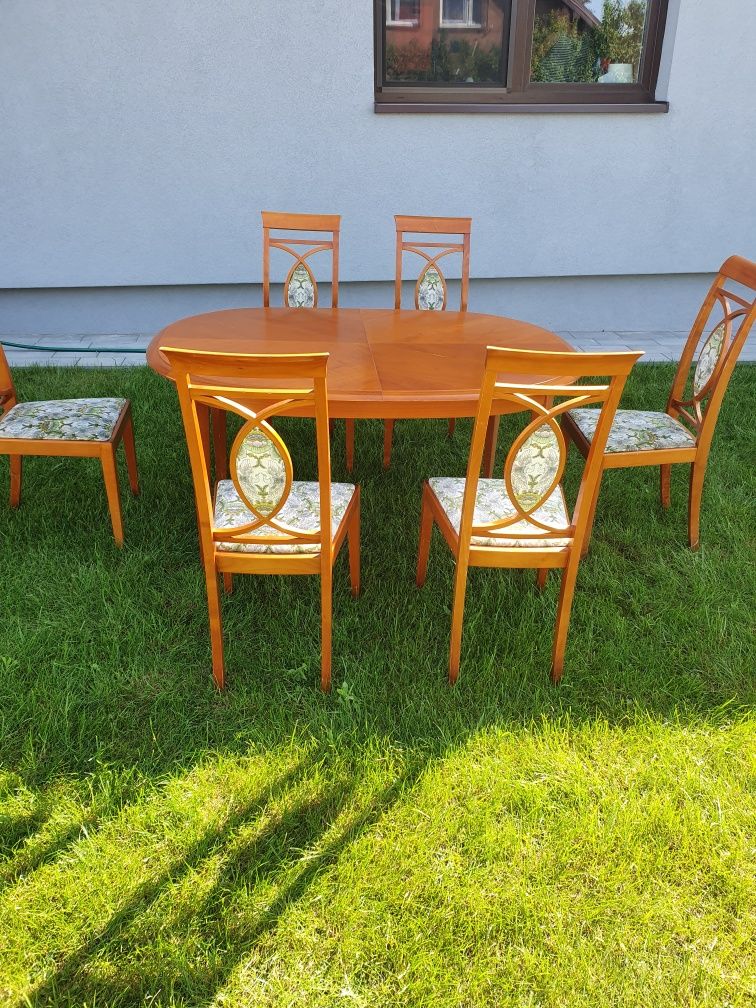 Zestaw  stół  i 6 krzeseł