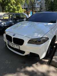 BMW 528i Xdrive 2013 год