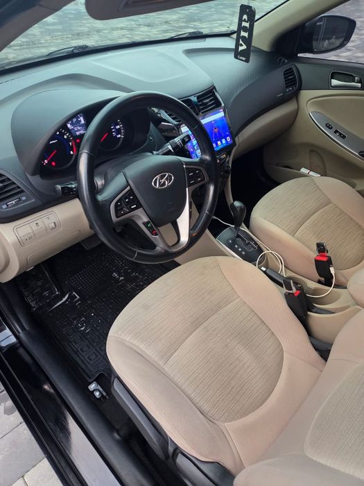 Хундай Акцент  2017 рік автомат.1.6 бензин