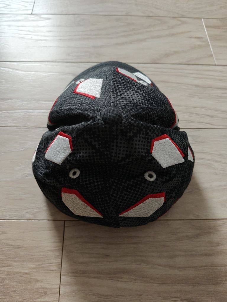 Nowa czapka z daszkiem Volcom