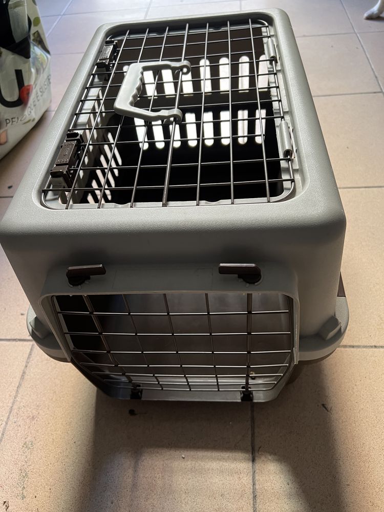 Vendo caixa para Tranporte de cão ou gato