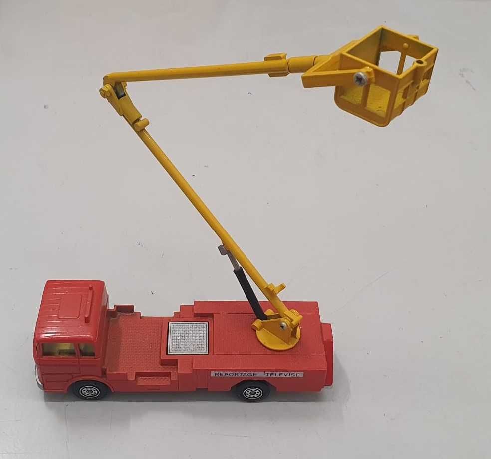 Miniatura Original SOLIDO - Carro Mercedes de Reportagem TV