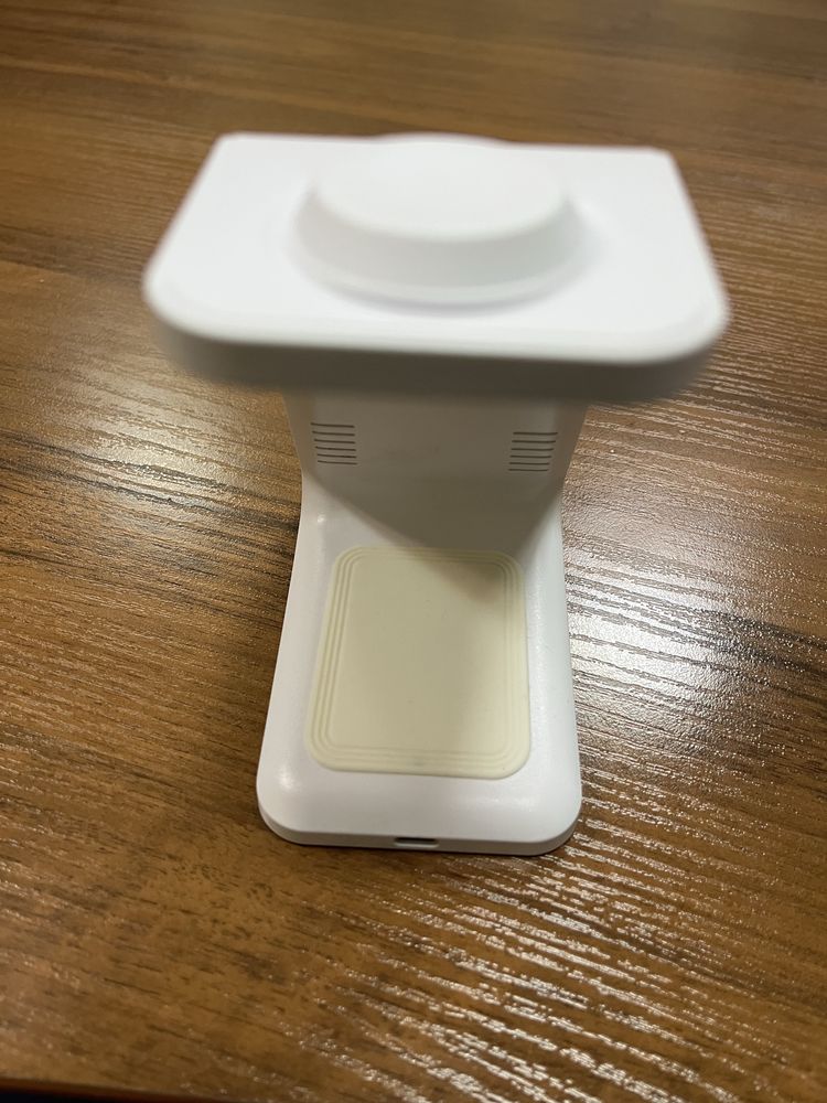 Бездротова зарядна станція 3 в 1, 15 W (IPhone, Apple Watch, AirPods)